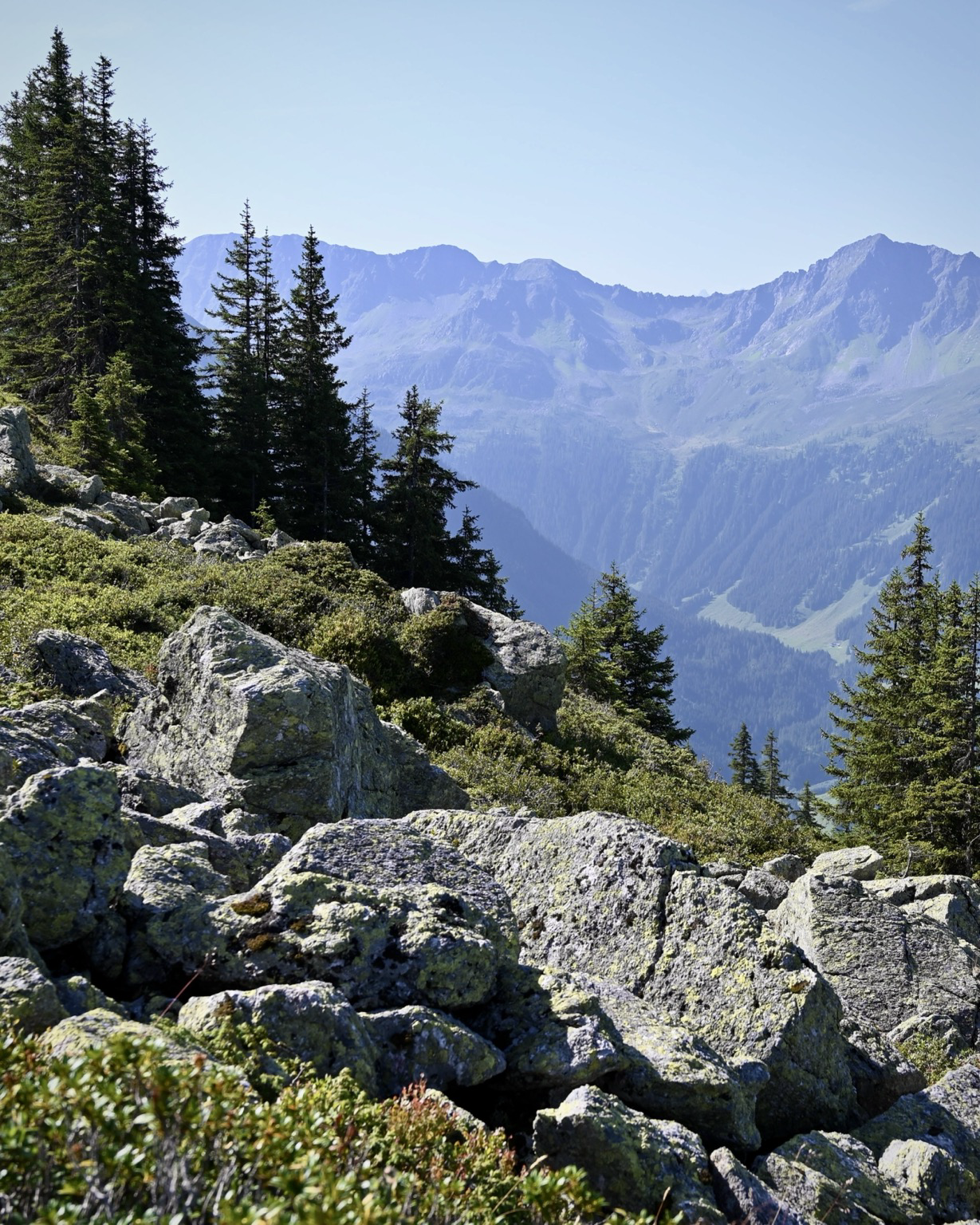 Montafon Gipfeltour mit Bergpanorama.