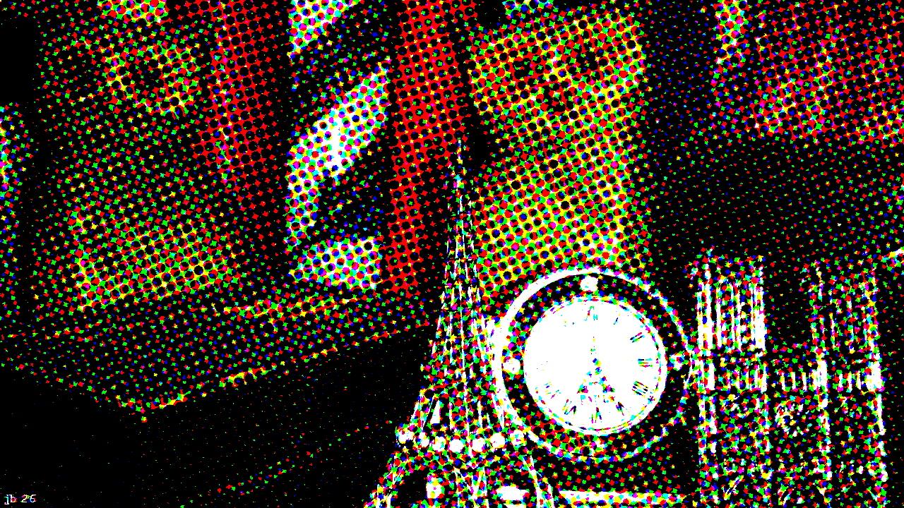 Gerasterter Farbenrausch mit zwei Eulen und einer Uhr - Nahaufnahme von Objekten in einem Bücherregal, digital verfremdet.